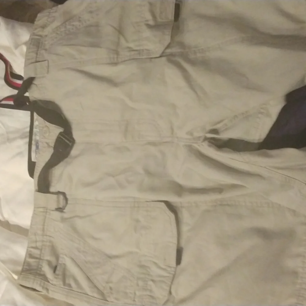 Shorts - Picture 3 of 4